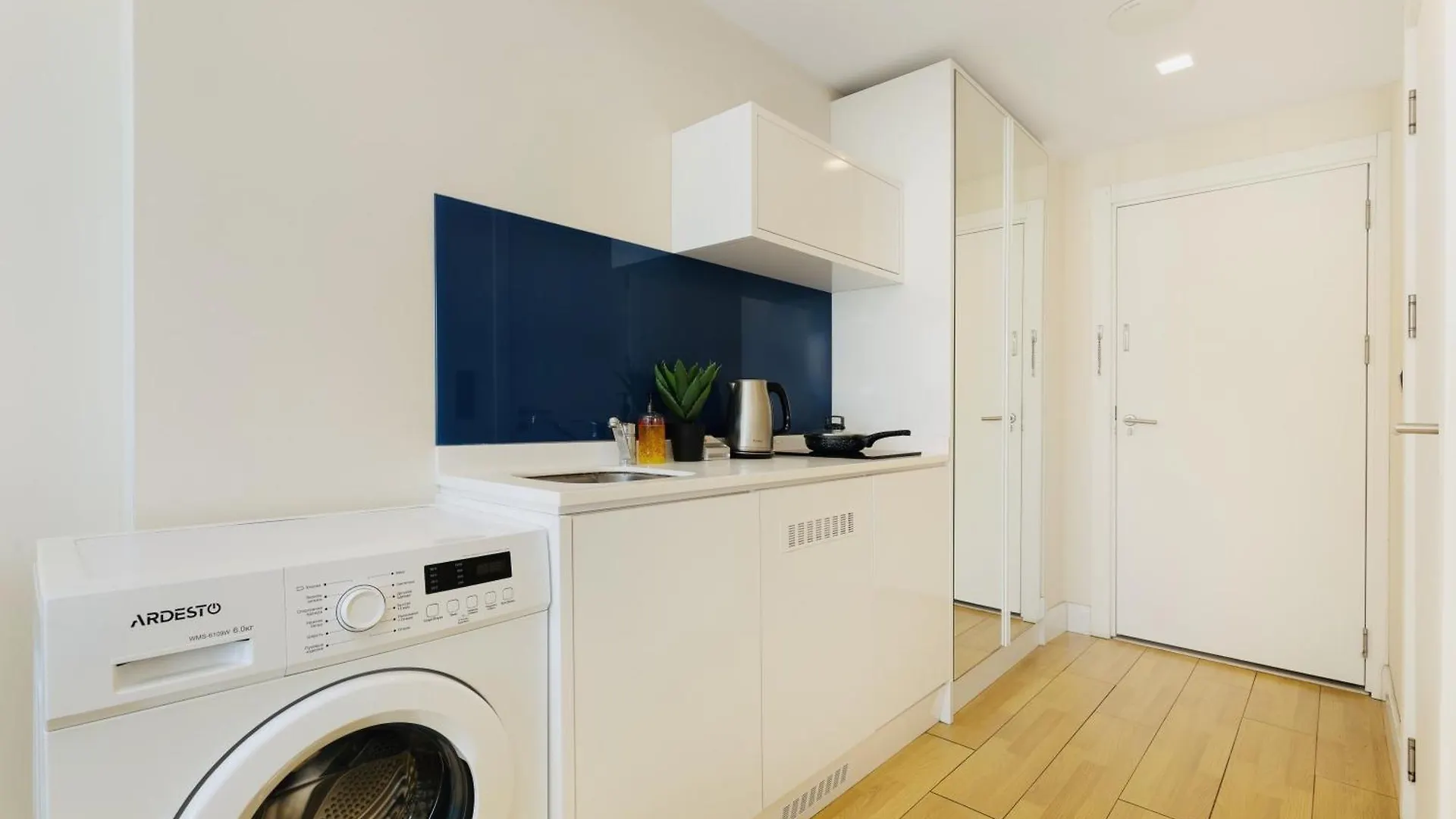Aparthotel Orbita City Sea View Apartment Batoemi